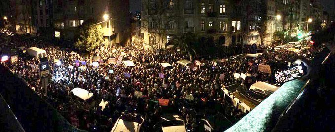 Kadınlar polis saldırısına rağmen seslerini duyurdu